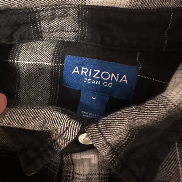 Arizona Jeans Casual Button Down Mens Medium Black Plaid Rugged Flannel Shirt - Picture 2 of 5
